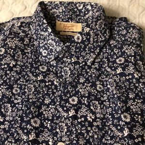 Men’s long sleeve floral button down shirt-NWT